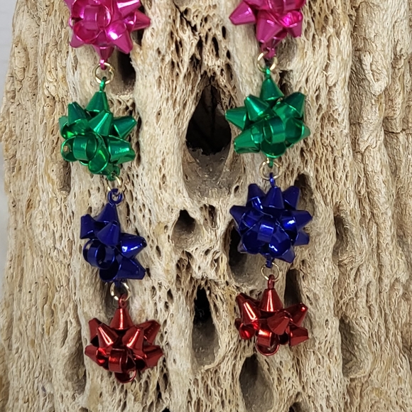 Bow Holiday Earrings - Picture 4 of 9